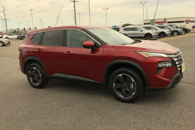 2024 Nissan Rogue SV photo 1