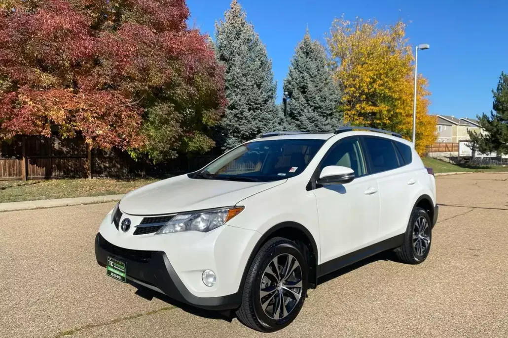2015 Toyota RAV4 Limited photo 1