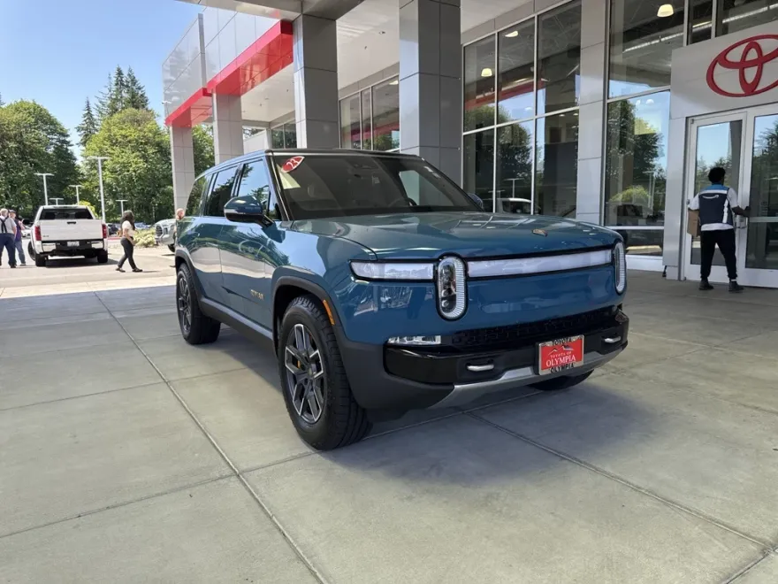 2023 Rivian R1S Adventure photo 1