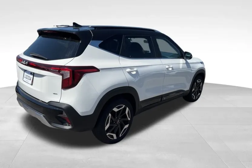 2024 Kia Seltos SX photo 1
