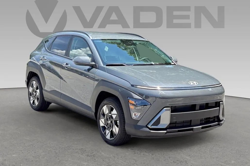 2025 Hyundai Kona SEL photo 1