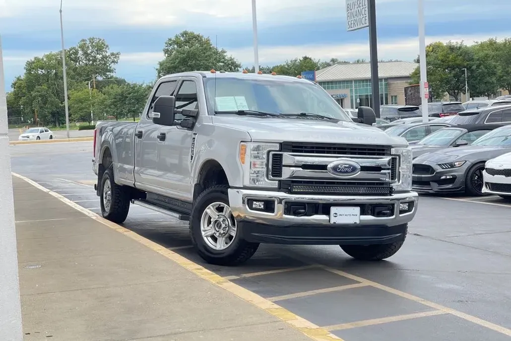 2017 Ford F-250 photo 1