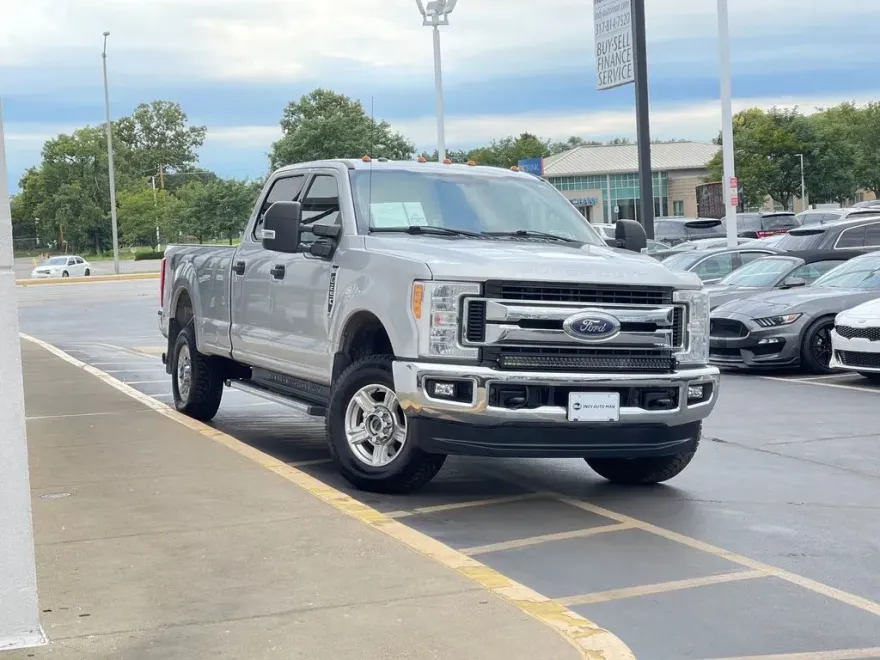 2017 Ford F-250 photo 1