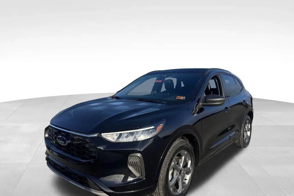 2024 Ford Escape ST-Line photo 1