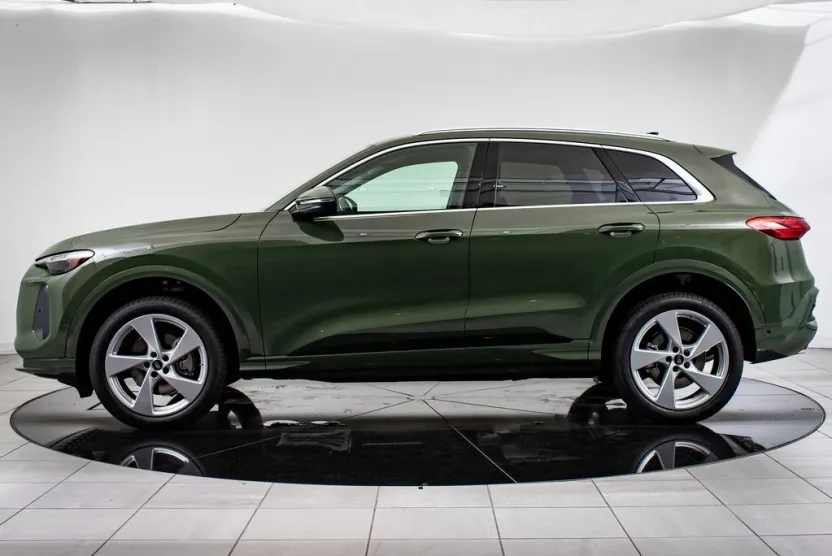2025 Audi Q5 2.0T Premium Plus photo 1