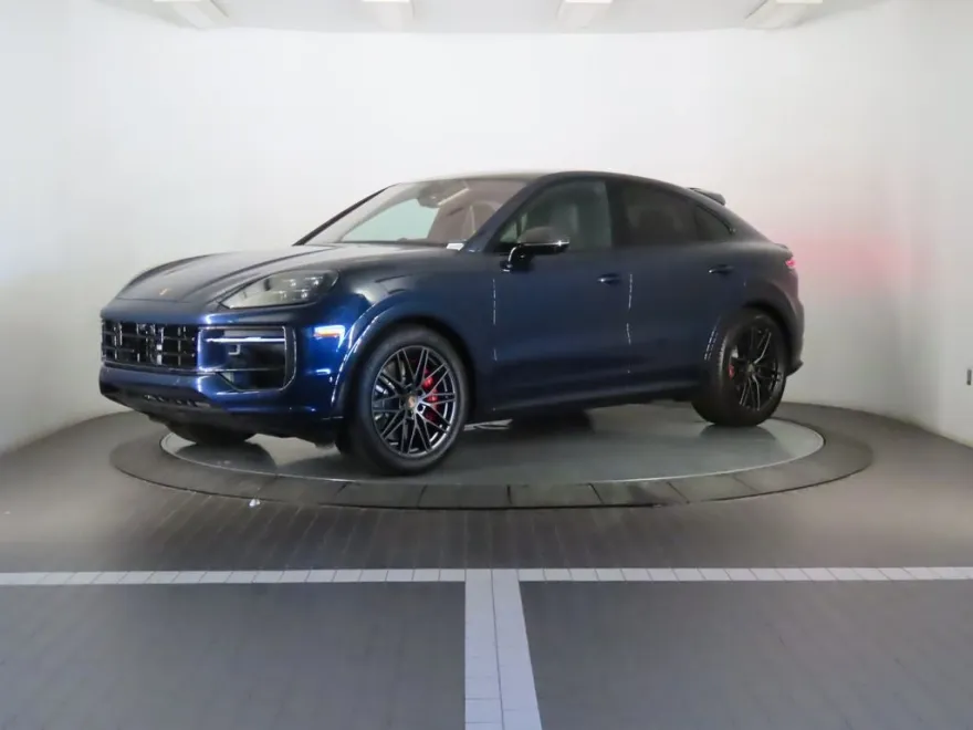 2025 Porsche Cayenne GTS Coupe photo 1