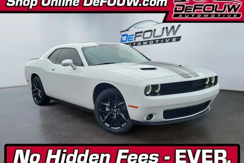 2021 Dodge Challenger SXT photo 1