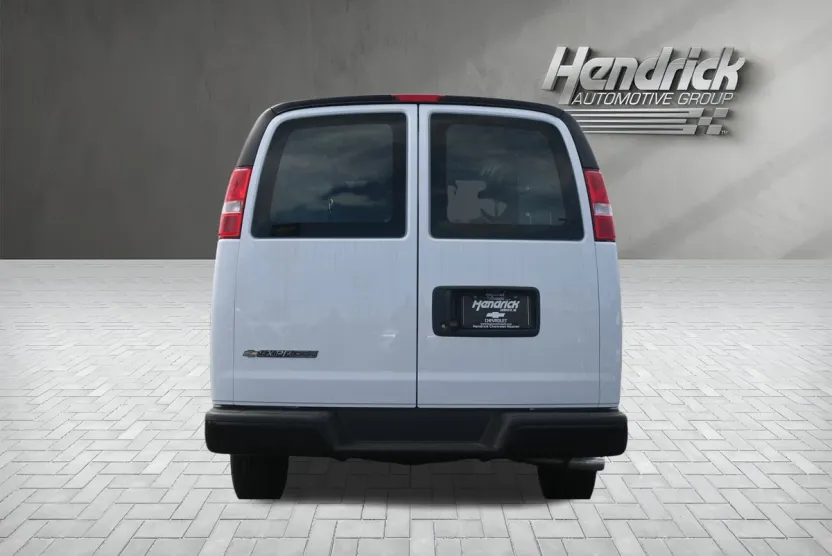 2025 Chevrolet Express Cargo 2500 photo 1