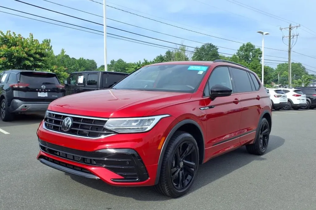 2024 Volkswagen Tiguan SE R-Line Black photo 1