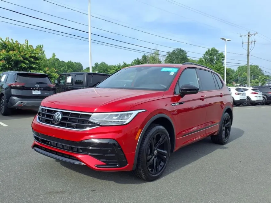 2024 Volkswagen Tiguan SE R-Line Black photo 1