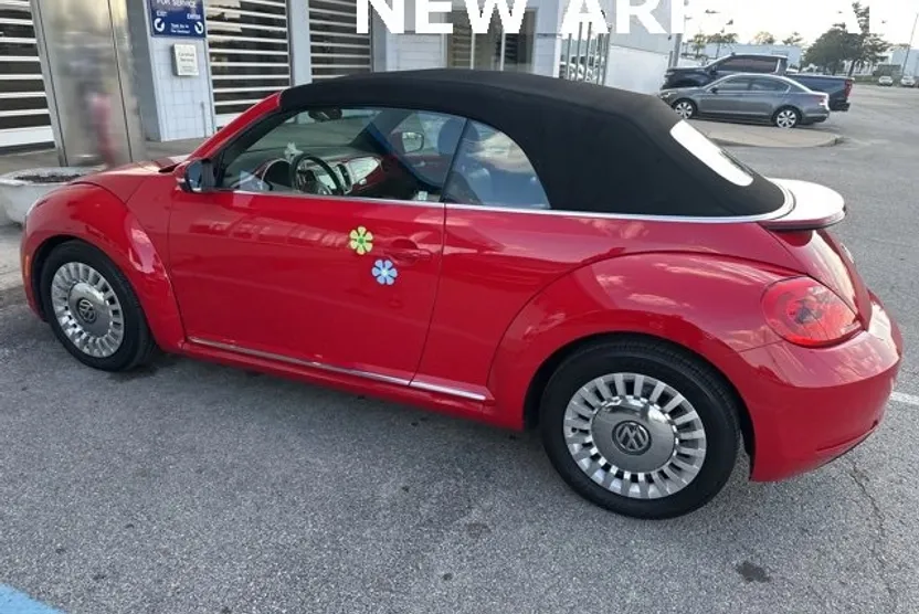 2014 Volkswagen Beetle 1.8T Convertible photo 1