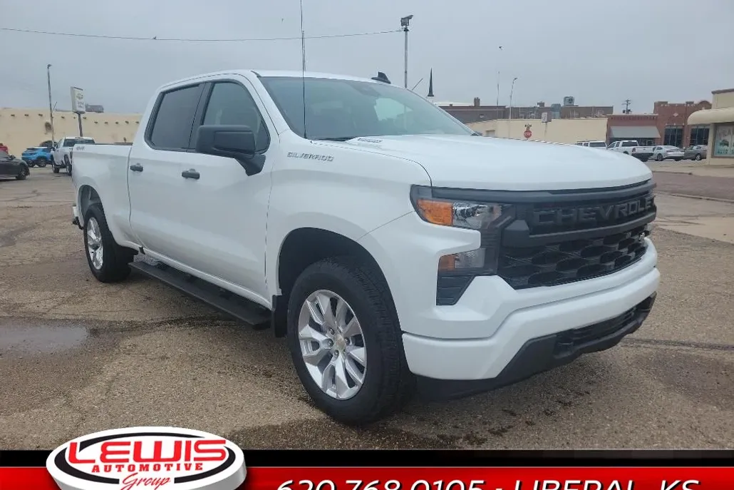 2025 Chevrolet Silverado 1500 Custom photo 1
