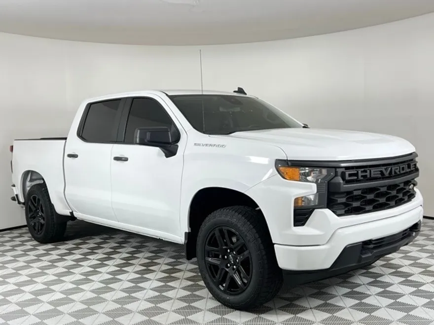2022 Chevrolet Silverado 1500 Custom photo 1