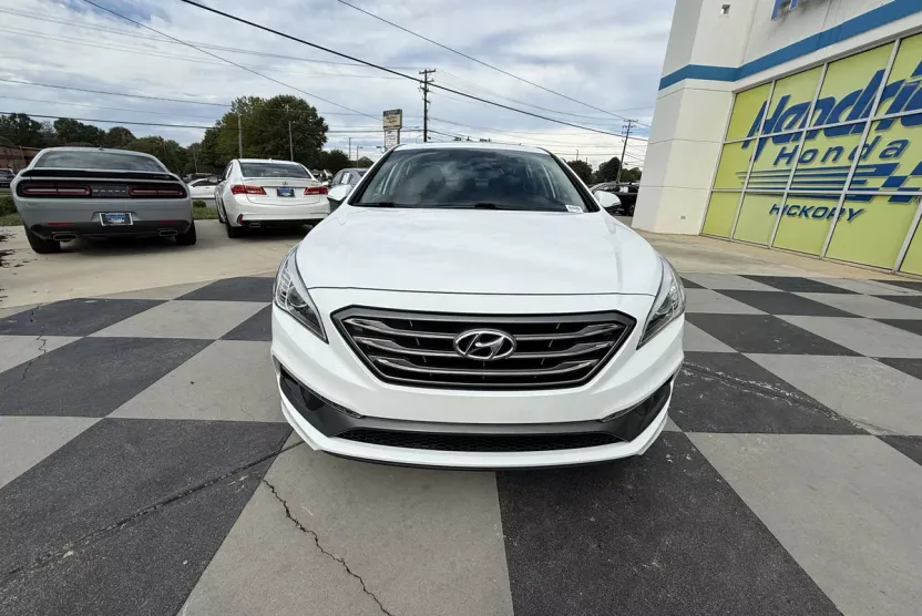 2017 Hyundai Sonata Sport photo 1