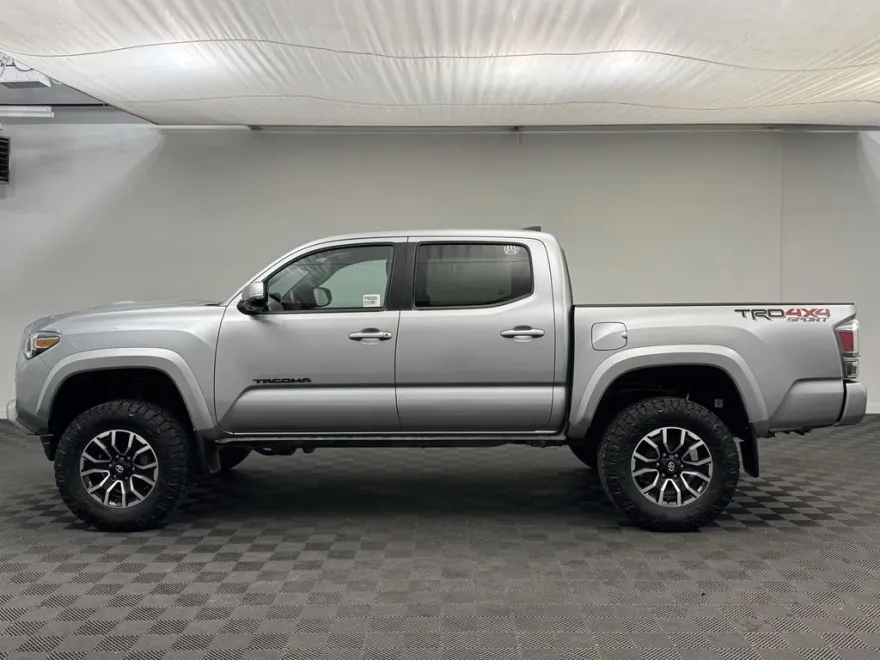2023 Toyota Tacoma TRD Sport V6 photo 1