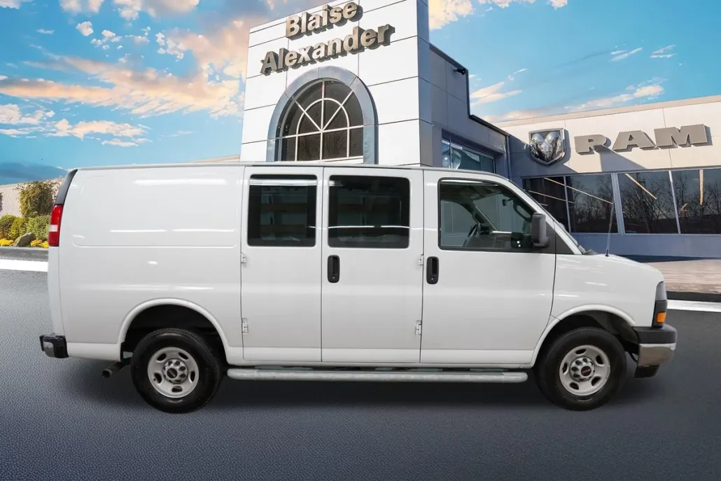 2023 Gmc Savana Cargo 2500 photo 1