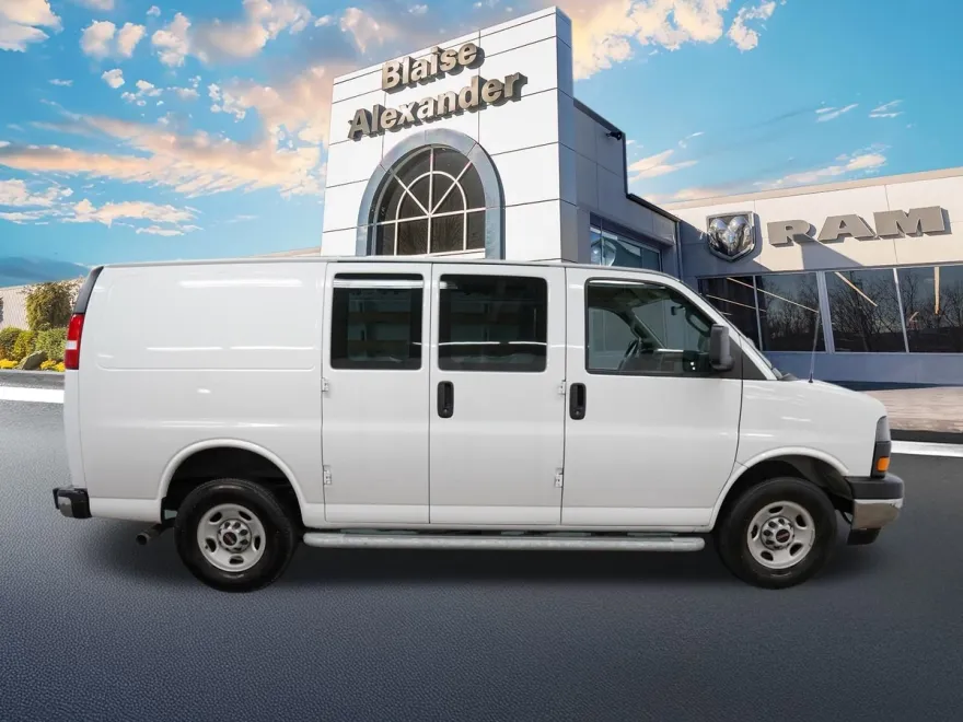 2023 Gmc Savana Cargo 2500 photo 1