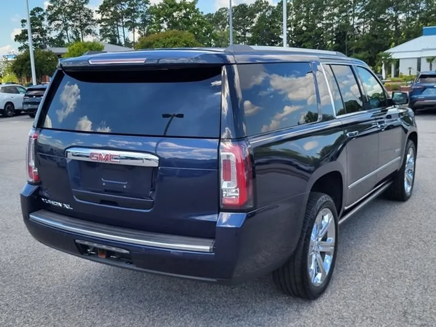 2017 Gmc Yukon XL Denali photo 1