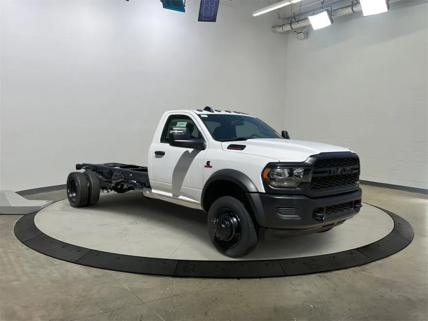 2024 Ram 5500 Tradesman photo 1