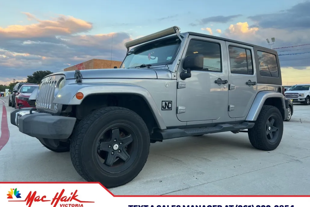 2014 Jeep Wrangler Unlimited Sahara photo 1