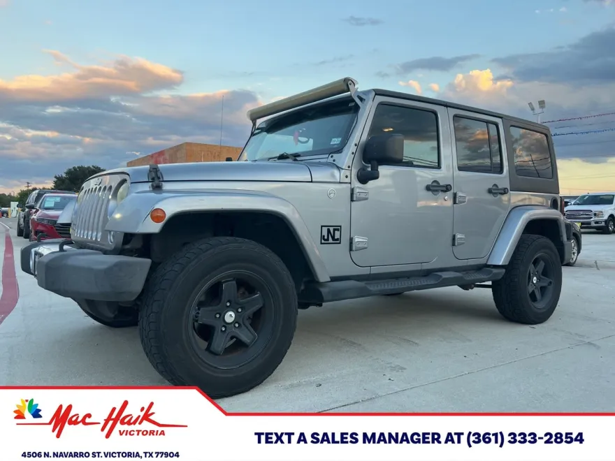 2014 Jeep Wrangler Unlimited Sahara photo 1