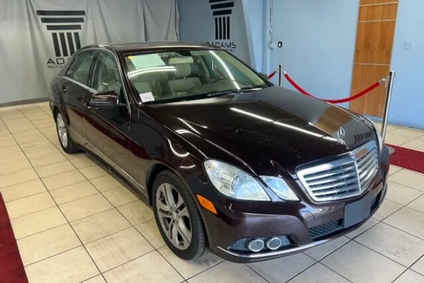 2011 Mercedes Benz E Sedan photo 1