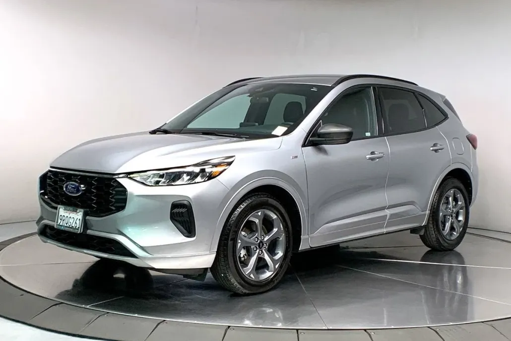 2024 Ford Escape ST-Line photo 1