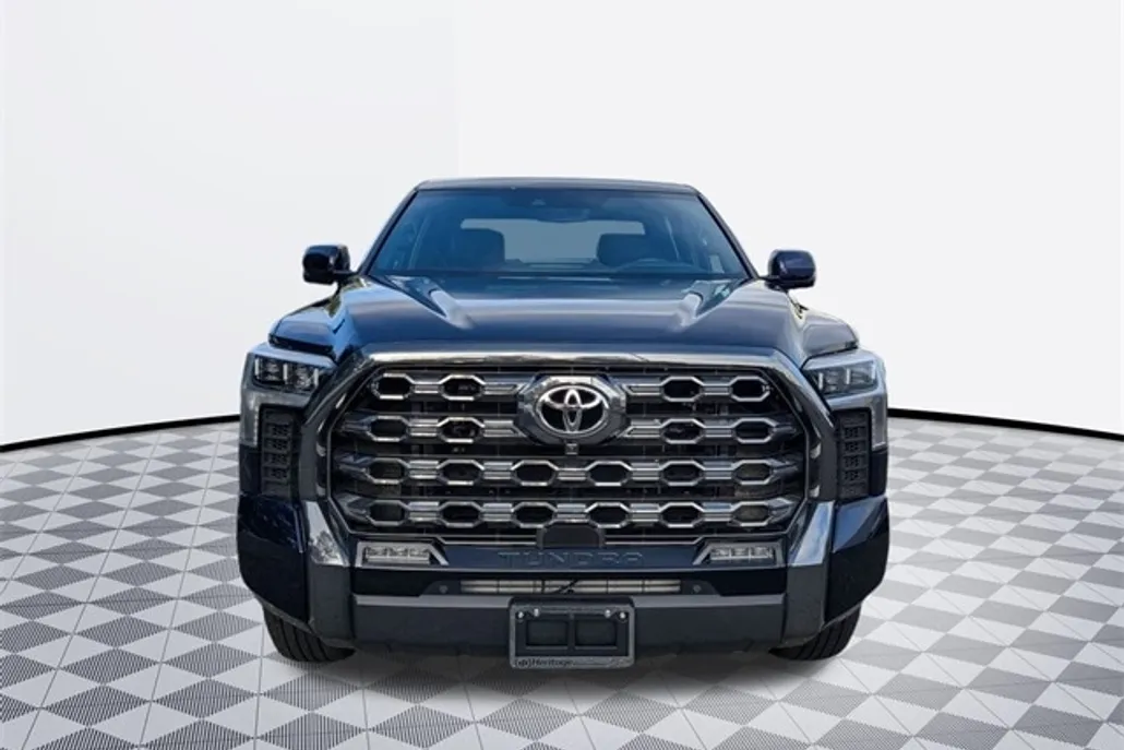 2025 Toyota Tundra Platinum photo 1
