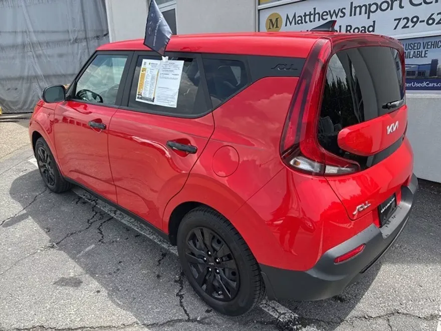 2022 Kia Soul LX photo 1