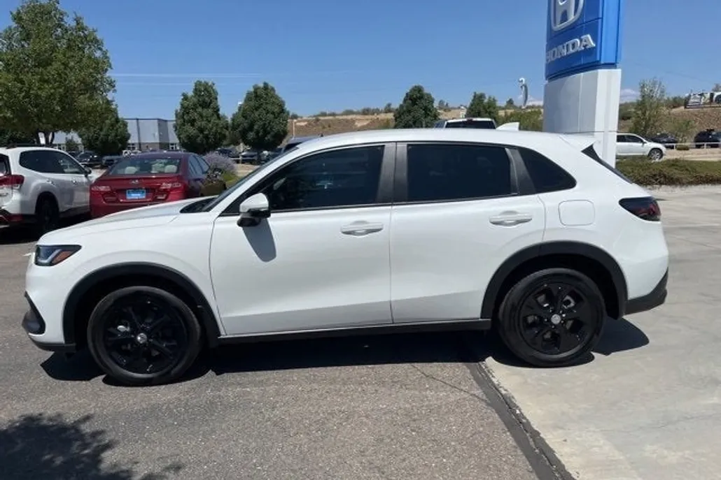 2025 Honda HR-V LX photo 1