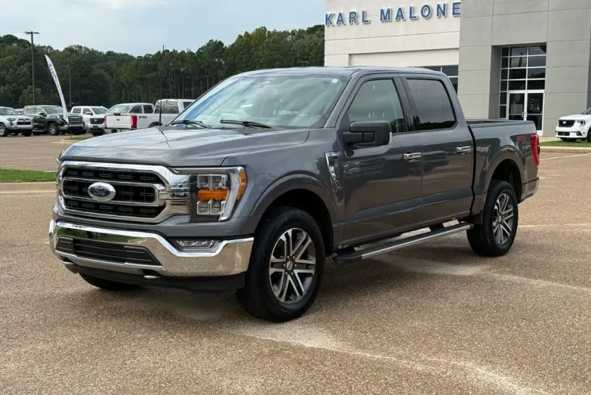 2021 Ford F-150 XLT photo 1