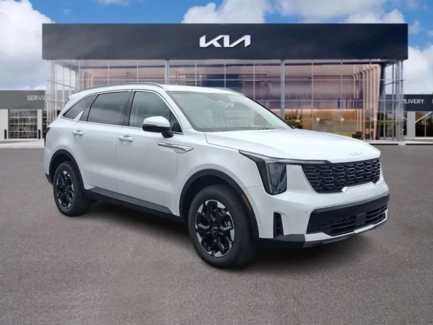 2025 Kia Sorento S photo 1