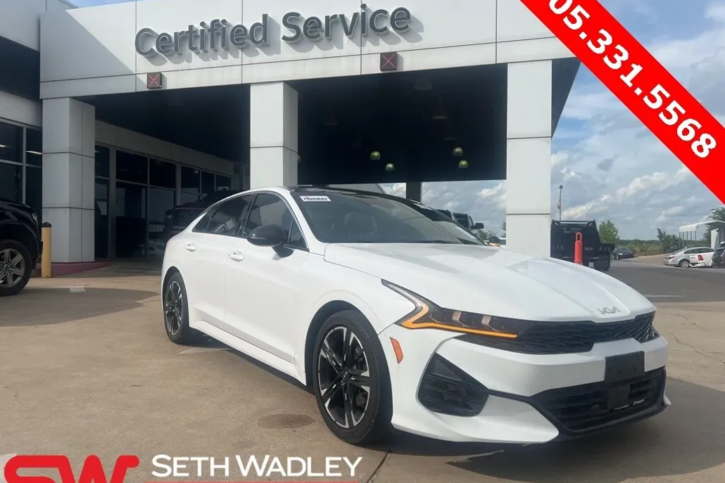 2023 Kia K5 GT-Line photo 1