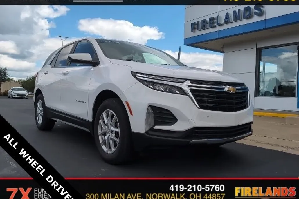 2022 Chevrolet Equinox LT photo 1