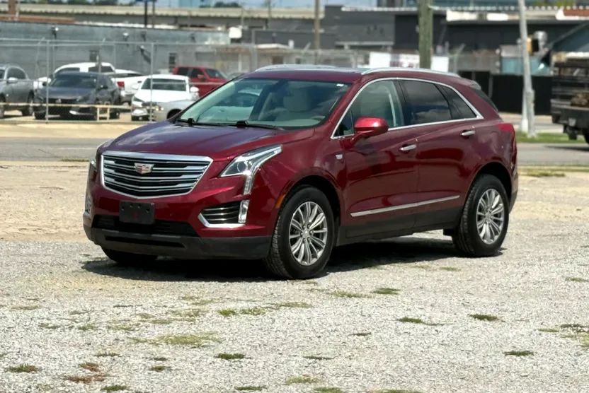 2017 Cadillac XT5 Luxury photo 1