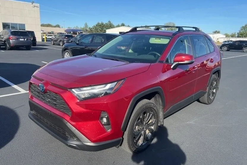 2022 Toyota RAV4 Hybrid XLE Premium photo 1