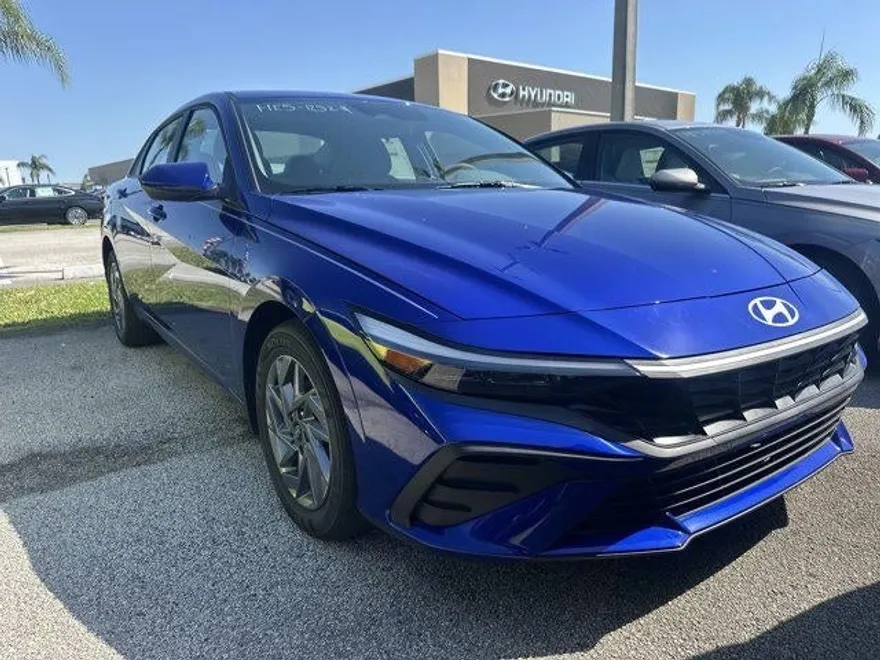 2025 Hyundai Elantra Hybrid Blue photo 1