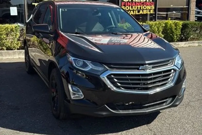 2021 Chevrolet Equinox LT photo 1