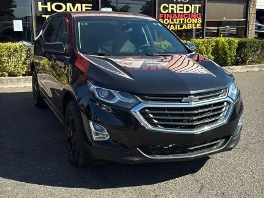 2021 Chevrolet Equinox LT photo 1