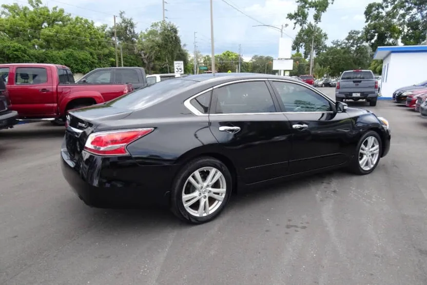 2014 Nissan Altima 3.5 S photo 1