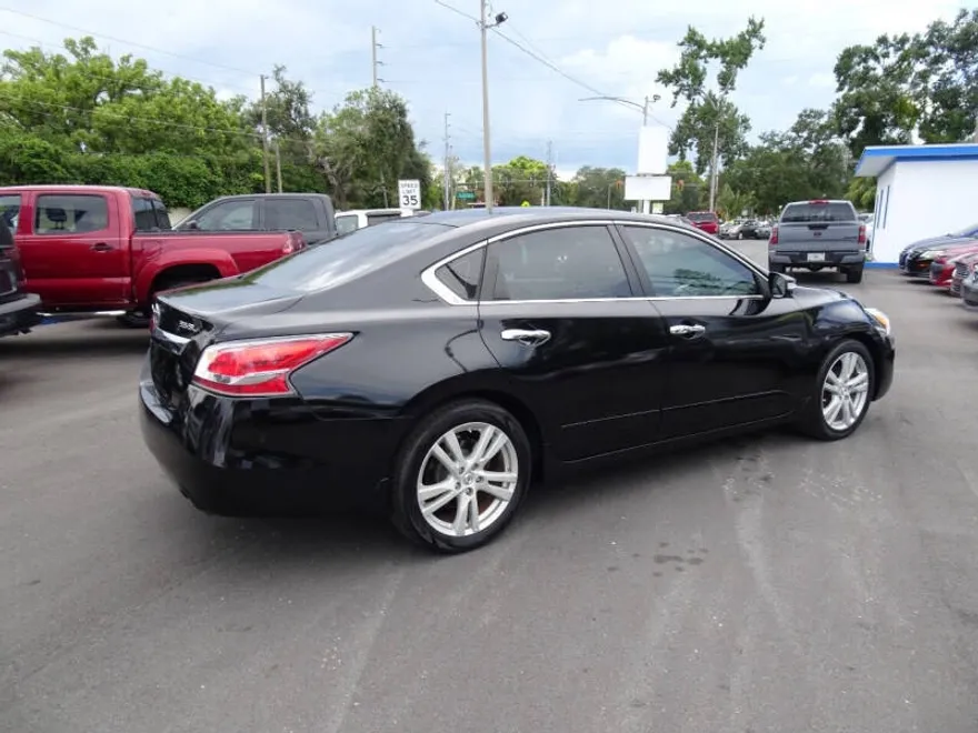 2014 Nissan Altima 3.5 S photo 1