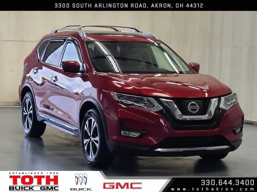 2017 Nissan Rogue SL photo 1