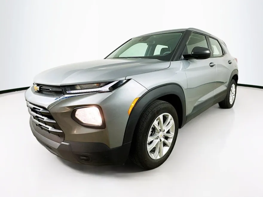 2023 Chevrolet Trailblazer LS photo 1