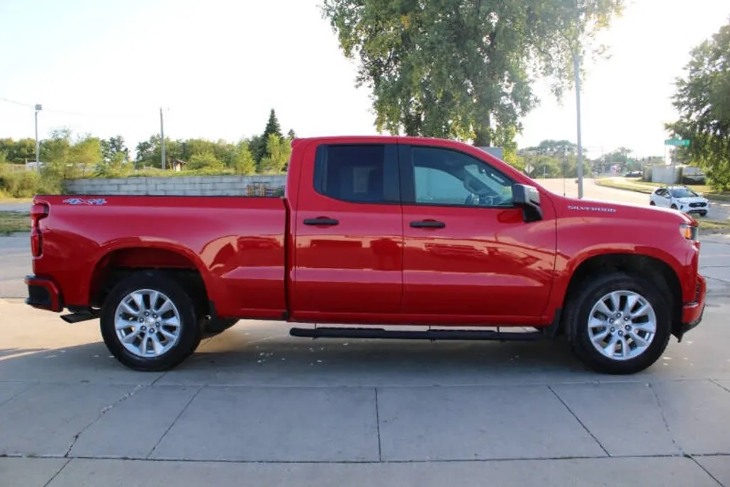 2021 Chevrolet Silverado 1500 Custom photo 1
