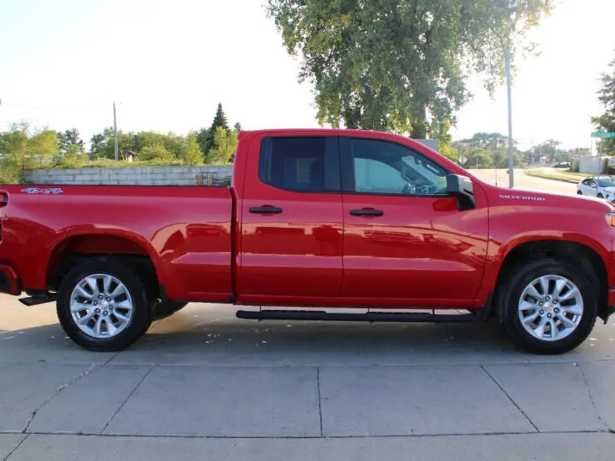 2021 Chevrolet Silverado 1500 Custom photo 1