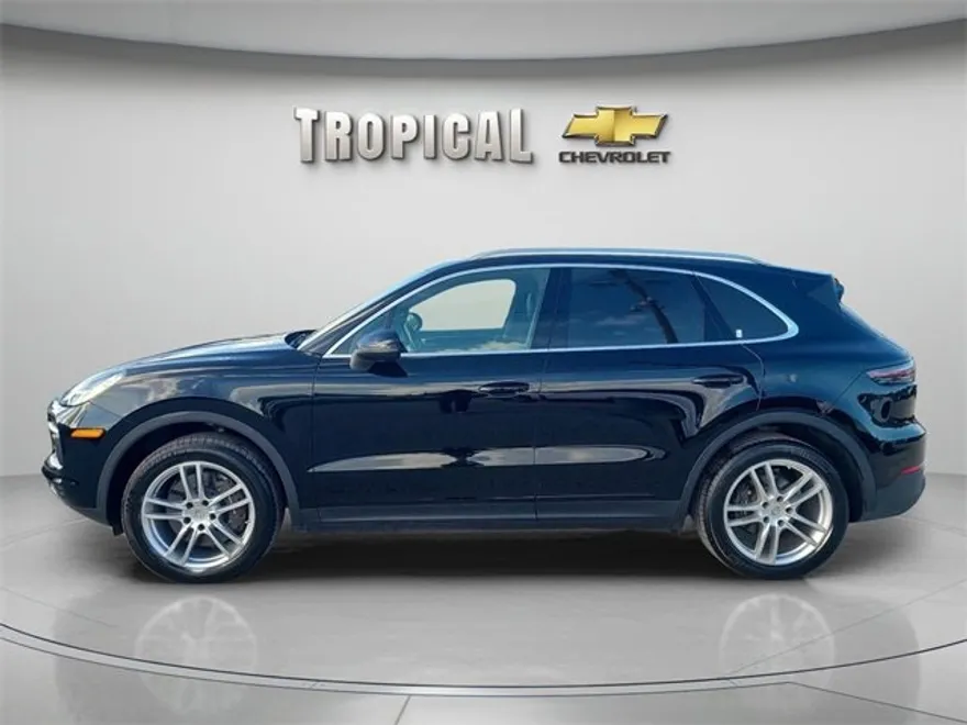 2022 Porsche Cayenne Base photo 1