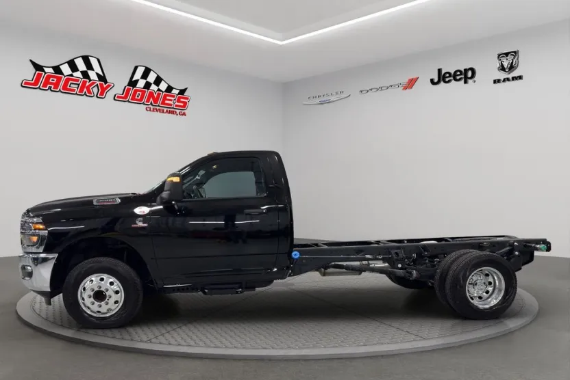 2025 Ram 3500 Tradesman photo 1