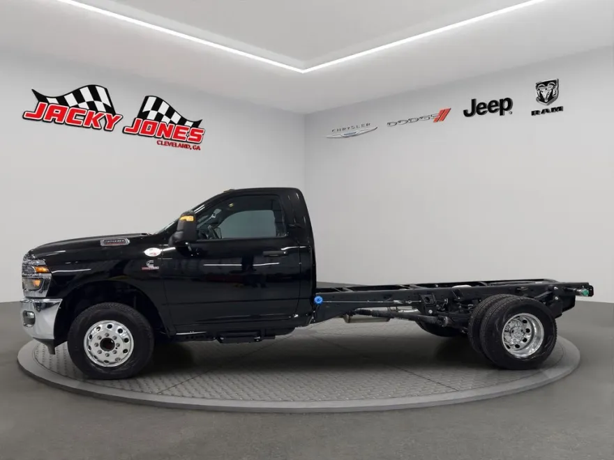 2025 Ram 3500 Tradesman photo 1