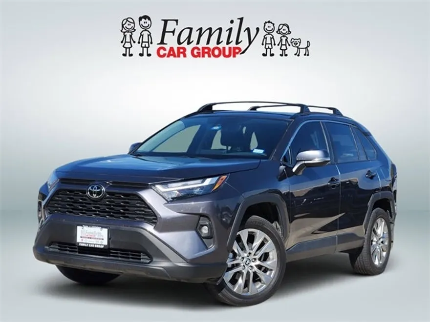 2023 Toyota RAV4 XLE Premium photo 1
