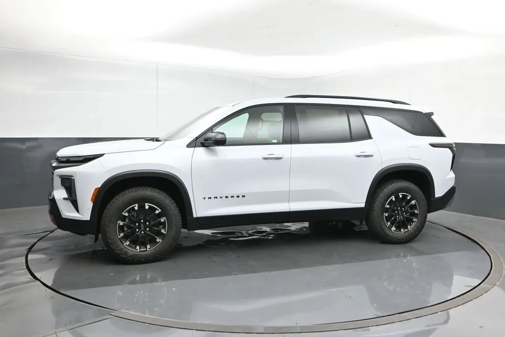 2026 Chevrolet Traverse Z71 photo 1